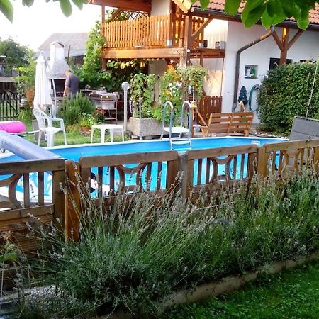 Fruehstueckspension Sterr Strebersdorf Екстер'єр фото