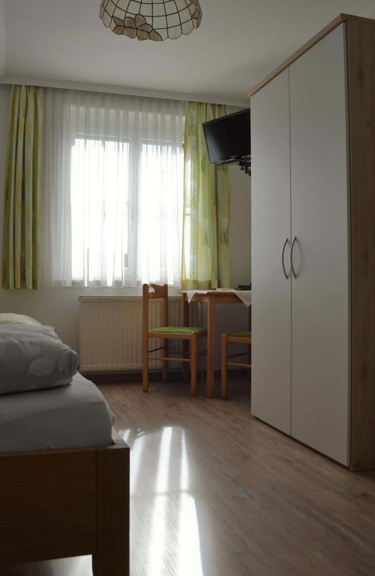 Fruehstueckspension Sterr Strebersdorf Екстер'єр фото